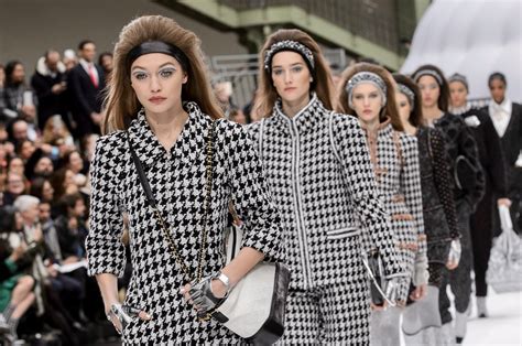 chanel brillen dames 2017|chanel fall 2017.